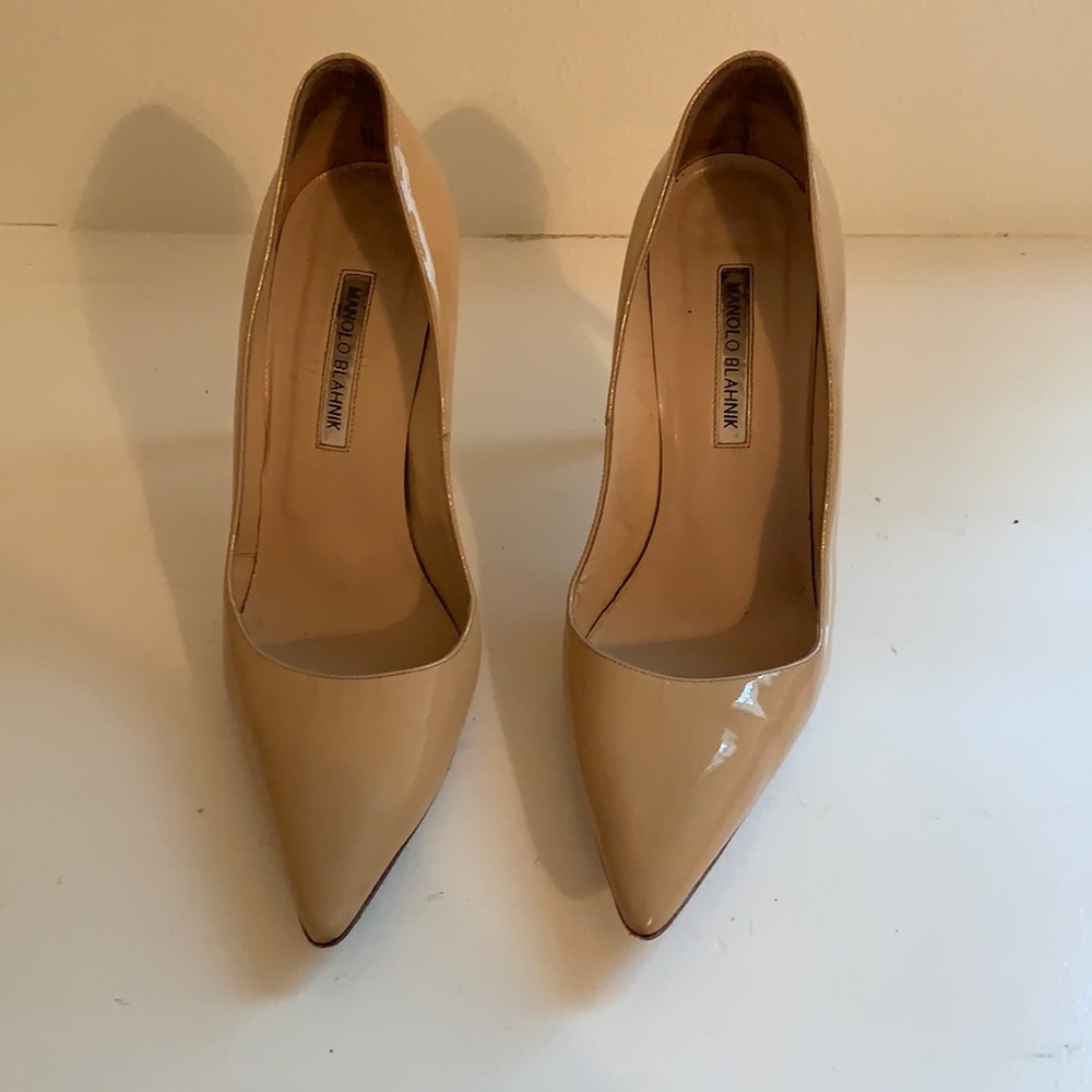 Manolo Blahnik patent leather nude heels